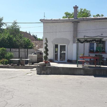 Apartman YVET Sucany Bagian luar foto