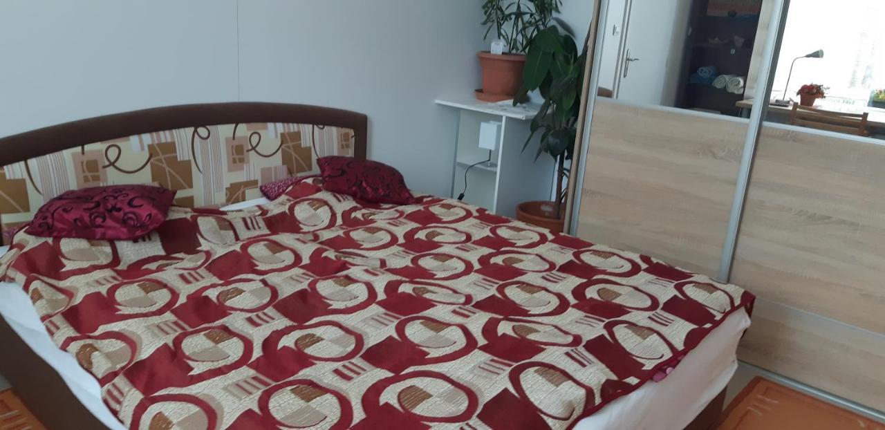 Apartman YVET Sucany Bagian luar foto