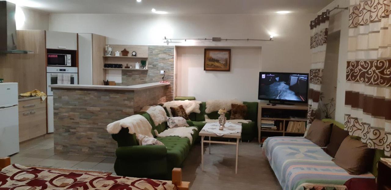 Apartman YVET Sucany Bagian luar foto