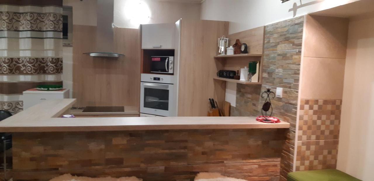 Apartman YVET Sucany Bagian luar foto