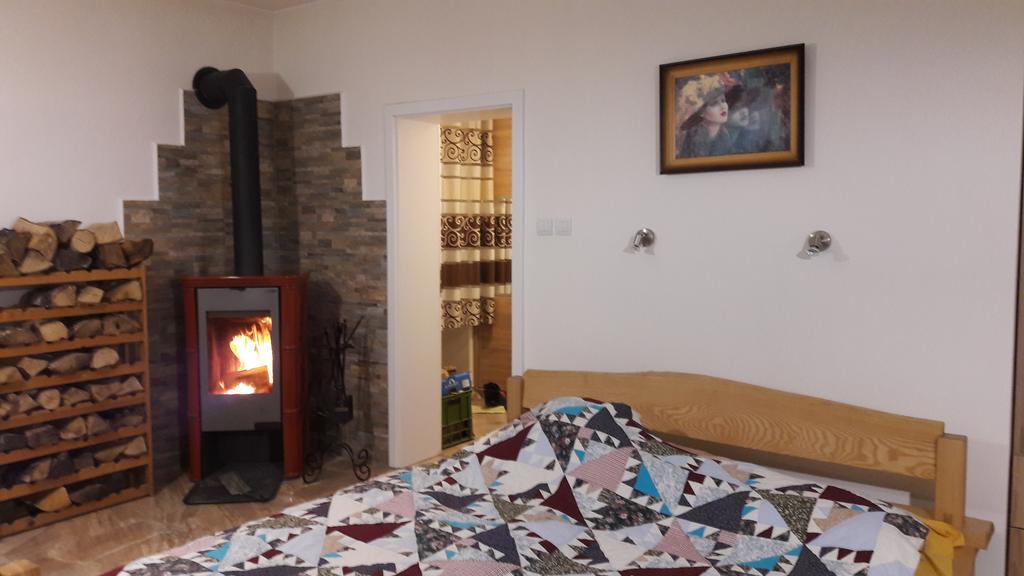Apartman YVET Sucany Bagian luar foto