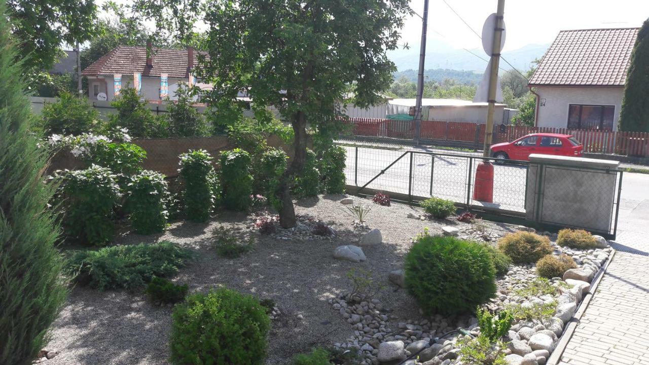 Apartman YVET Sucany Bagian luar foto