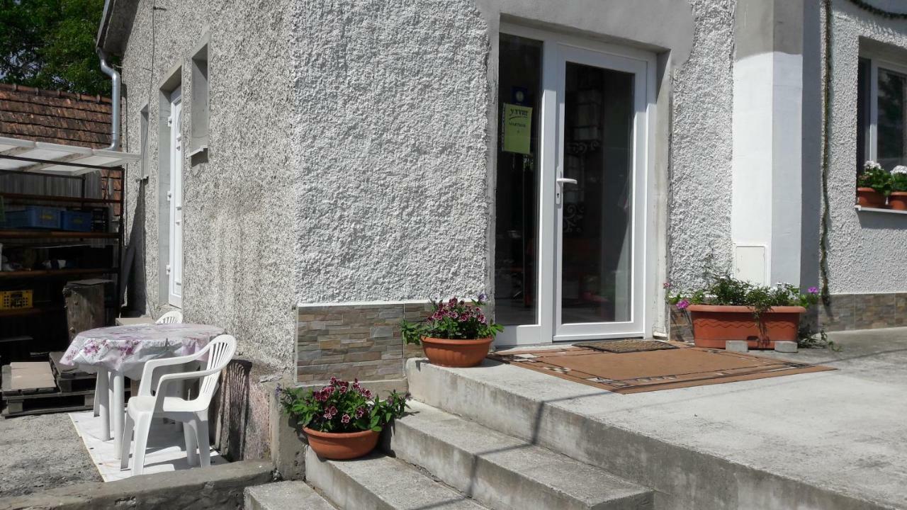 Apartman YVET Sucany Bagian luar foto