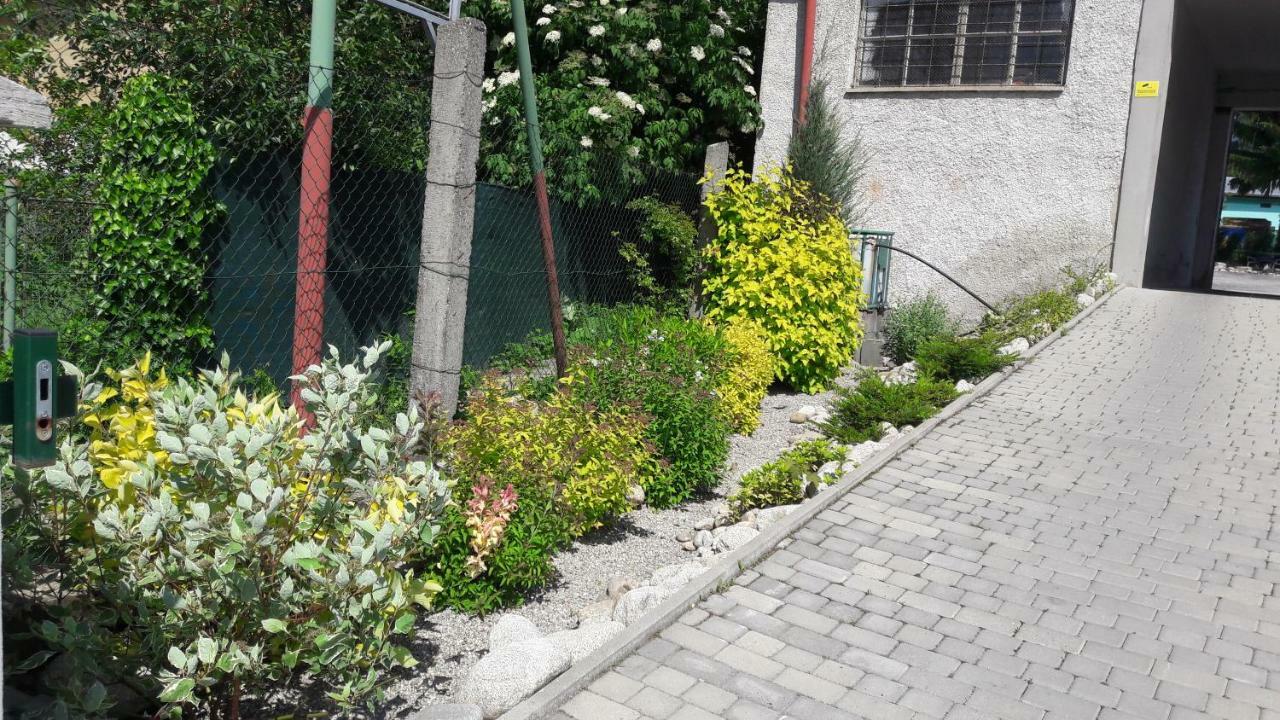 Apartman YVET Sucany Bagian luar foto