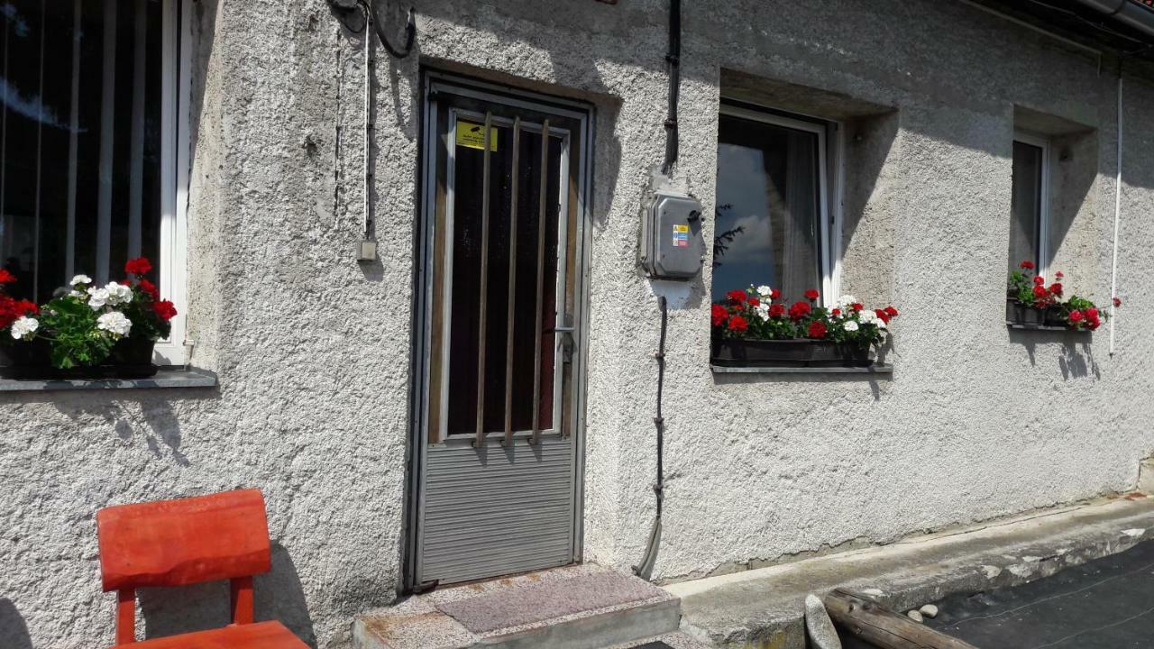 Apartman YVET Sucany Bagian luar foto