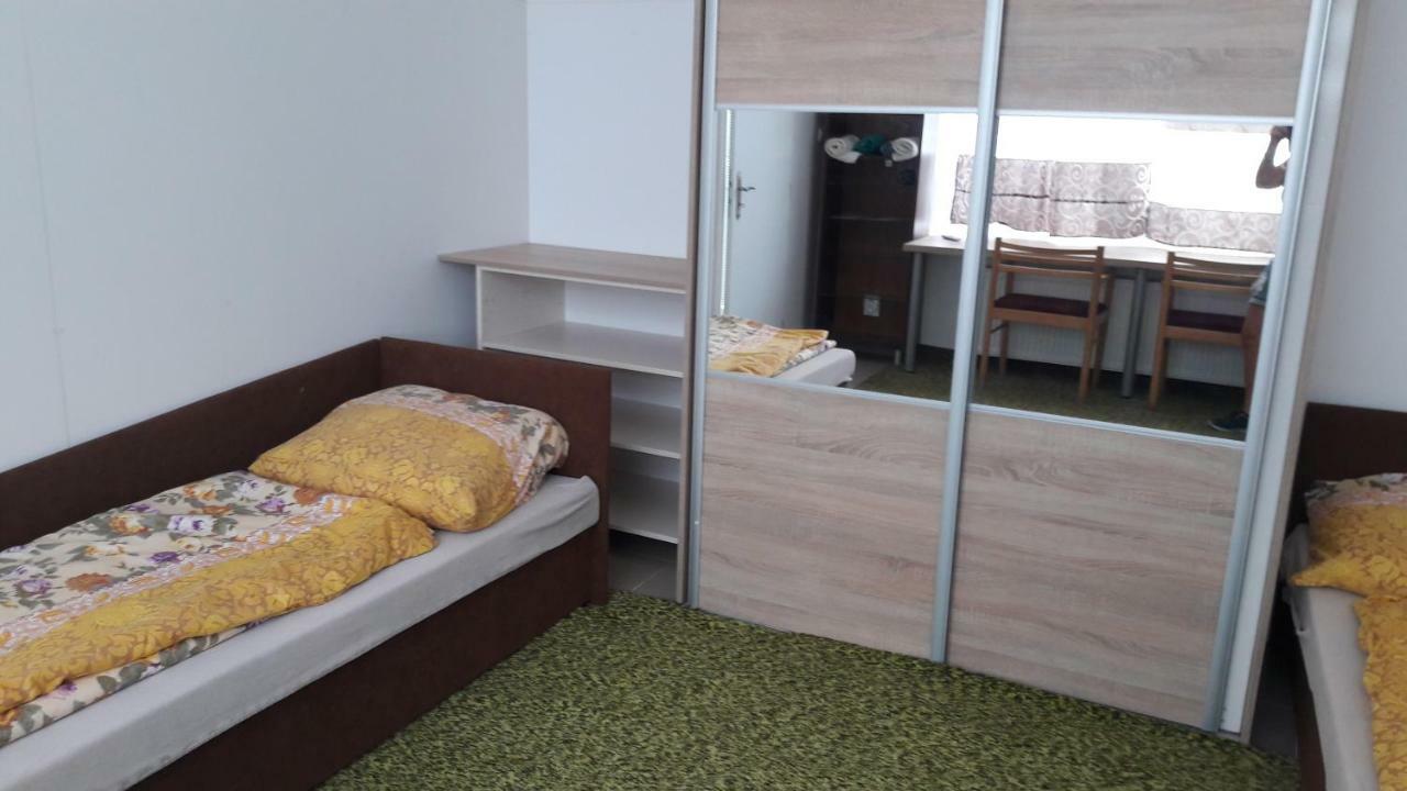 Apartman YVET Sucany Bagian luar foto