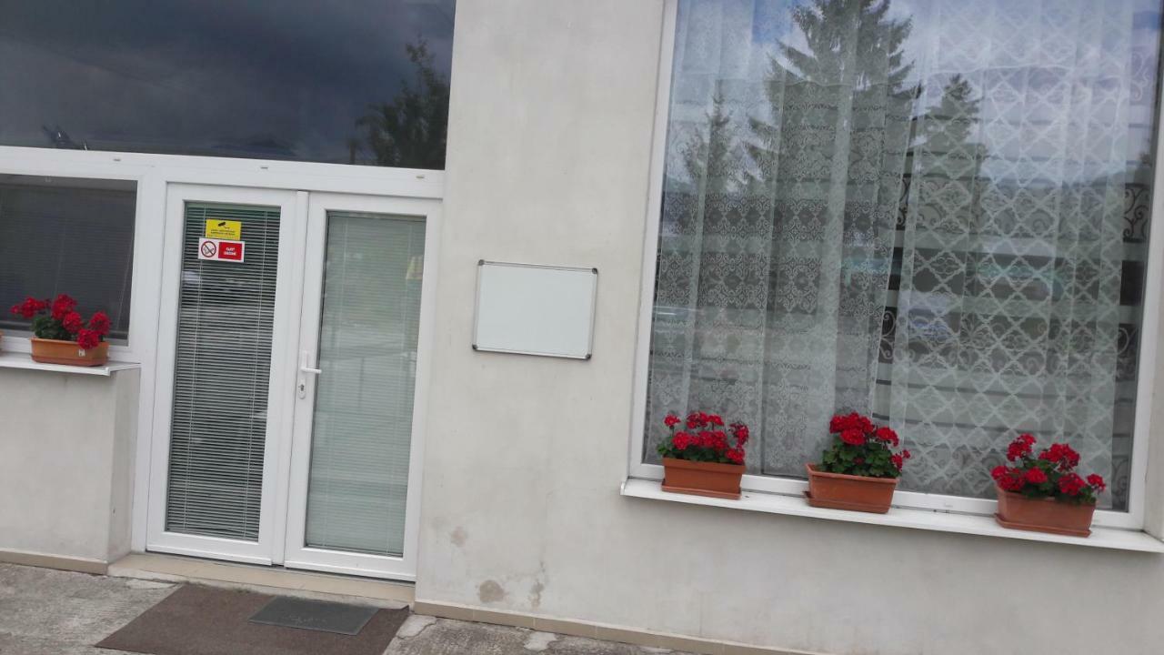 Apartman YVET Sucany Bagian luar foto