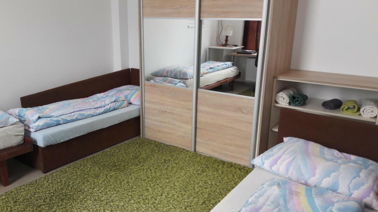 Apartman YVET Sucany Bagian luar foto